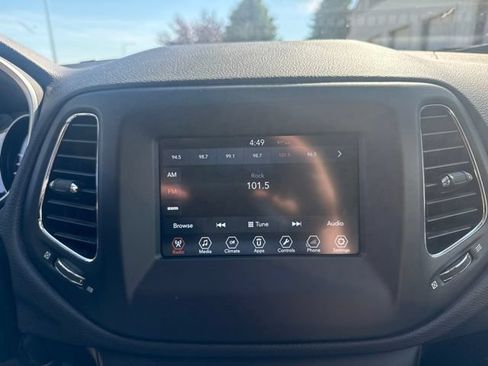 Used 2018 Jeep Compass Latitude w/ Popular Equipment Group AWD/4WD image 2