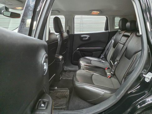 Used 2019 Jeep Compass Latitude w/ Cold Weather Group AWD/4WD image 15