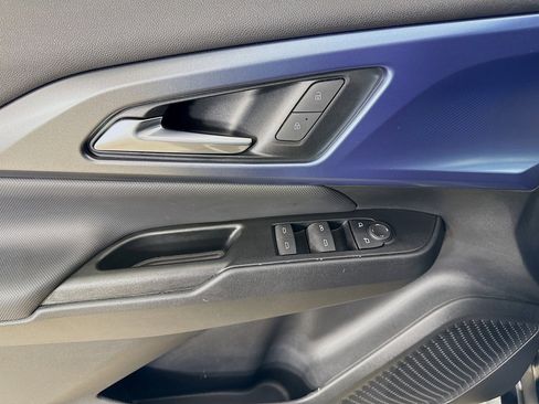 Used 2024 Chevrolet Equinox EV LT image 18