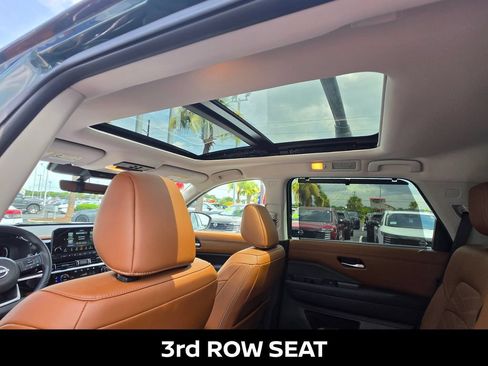 Certified 2025 Nissan Pathfinder Platinum w/ Cargo Package FWD image 15
