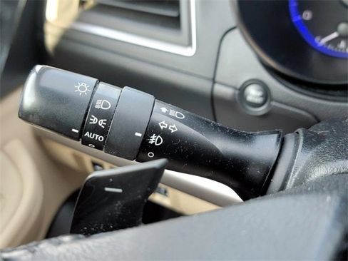 Used 2016 Subaru Legacy 2.5i Limited image 17