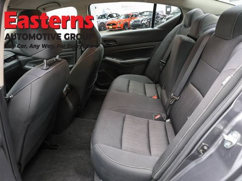 Used 2025 Nissan Altima 2.5 SV FWD image 21