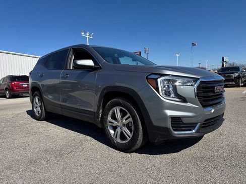 Used 2024 GMC Terrain SLE image 9