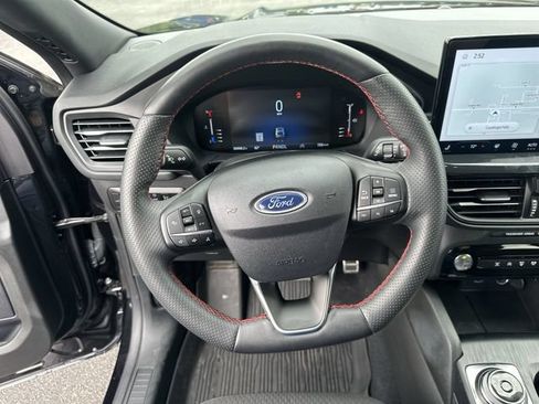 Used 2023 Ford Escape ST-Line w/ Tech Pack #1 AWD/4WD image 13