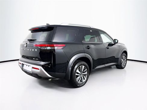 Used 2025 Nissan Pathfinder SL AWD/4WD image 7