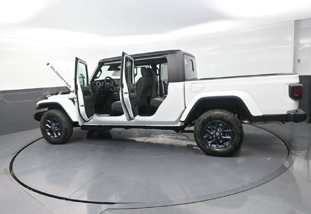 New 2026 Jeep Gladiator Sport AWD/4WD image 32