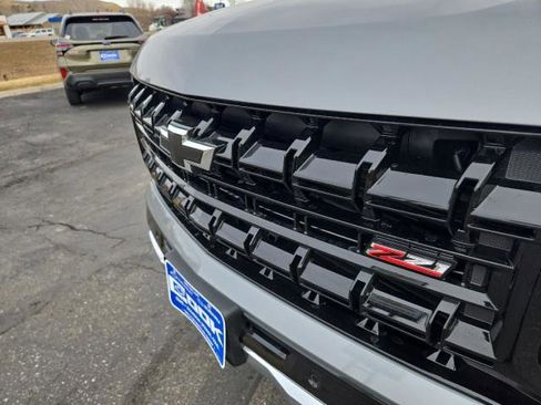 Used 2025 Chevrolet Suburban Z71 w/ Comfort Package image 35