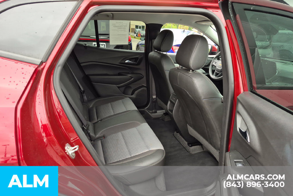Used 2025 Chevrolet Trax LT FWD image 18