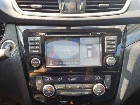 Used 2016 Nissan Rogue SL AWD/4WD image 17
