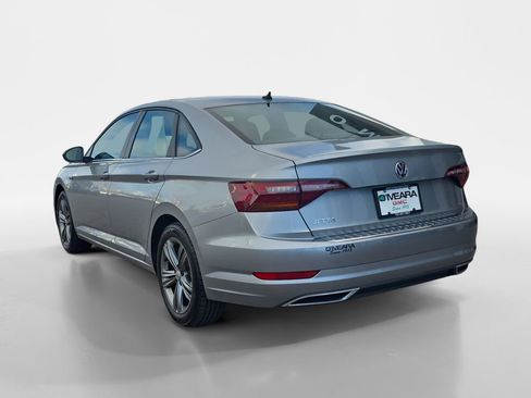 Used 2019 Volkswagen Jetta R-Line w/ R-Line Cold Weather Package image 3