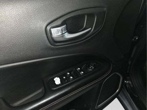 Used 2018 Jeep Compass Sport w/ Cold Weather Group AWD/4WD image 8
