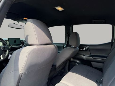 Used 2016 Toyota Tacoma TRD Sport w/ Towing Package image 25