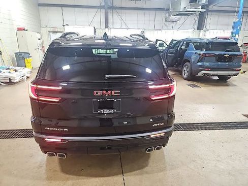 New 2026 GMC Acadia AT4 w/ Luxury Package AWD/4WD image 5