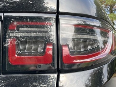 Used 2020 Land Rover Discovery Sport SE R-Dynamic image 8