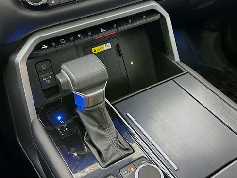 Used 2023 Toyota Sequoia Platinum image 17