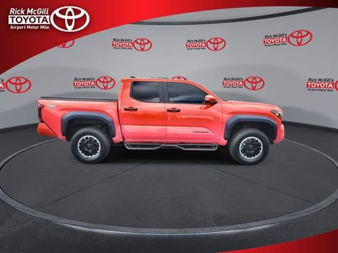 Used 2024 Toyota Tacoma TRD Off-Road AWD/4WD image 9