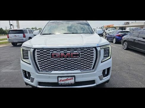 Used 2022 GMC Yukon XL Denali AWD/4WD image 8