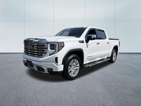 Used 2025 GMC Sierra 1500 Denali w/ Technology Package AWD/4WD image 2