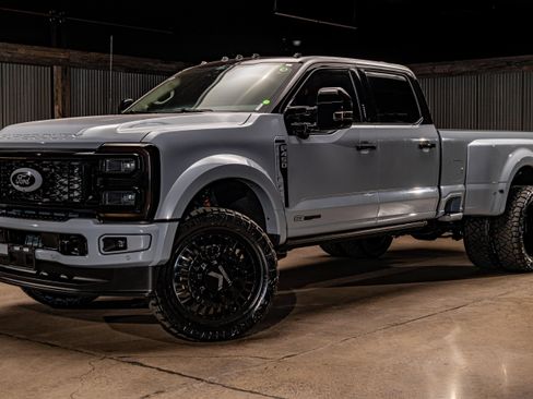 Used 2026 Ford F450 Platinum w/ Platinum Plus Package AWD/4WD image 4