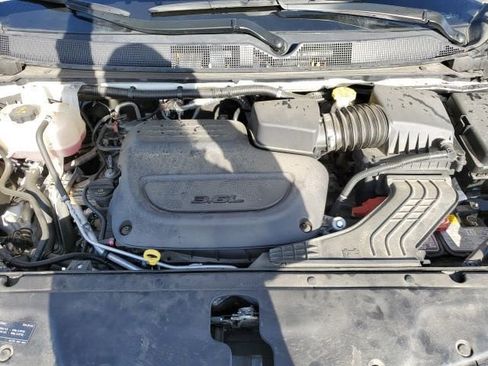 Used 2025 Chrysler Pacifica Select image 28