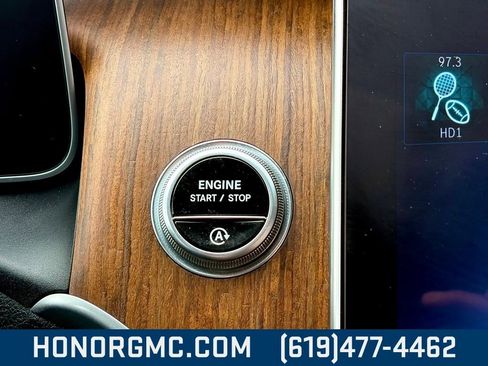 Used 2024 Mercedes-Benz GLC 300 image 29