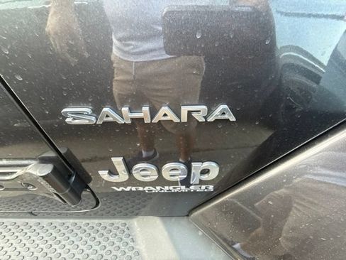 Used 2020 Jeep Wrangler Unlimited Sahara AWD/4WD image 5
