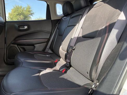 Used 2019 Jeep Compass Trailhawk AWD/4WD image 11