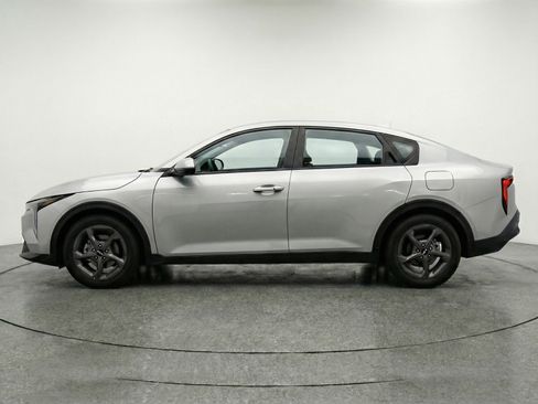 Used 2025 Kia K4 LXS image 5
