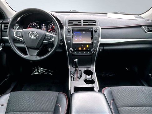 Used 2017 Toyota Camry XSE image 7