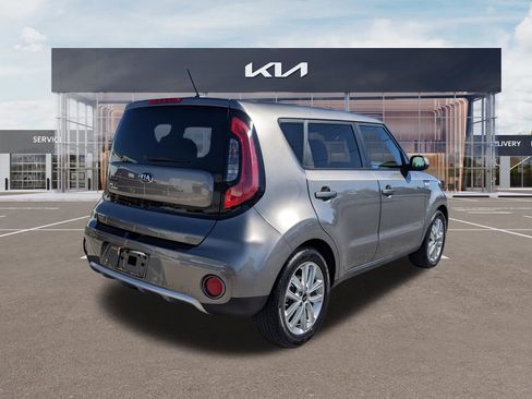 Certified 2017 Kia Soul + w/ Audio Package image 4