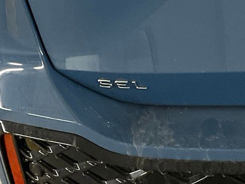 Certified 2025 Volkswagen Tiguan SEL R-Line image 36