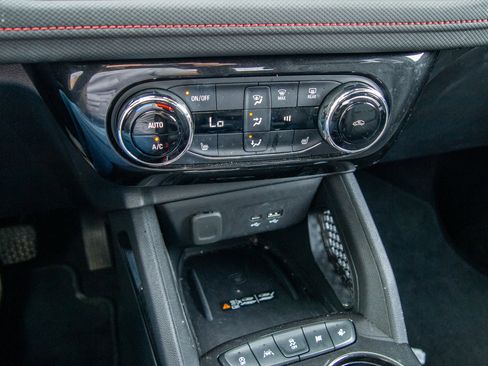 Used 2024 Chevrolet TrailBlazer RS w/ Convenience Package FWD image 18