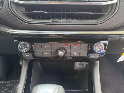 New 2026 Jeep Compass Latitude AWD/4WD image 31