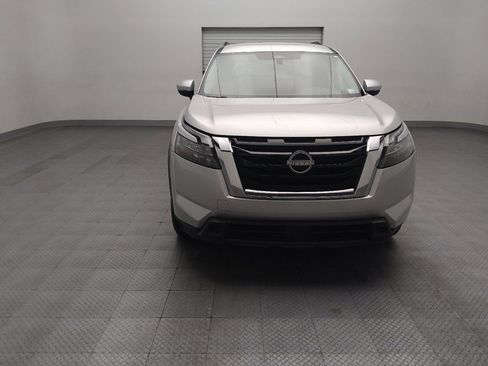 Used 2023 Nissan Pathfinder SV FWD image 14