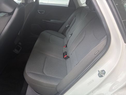 Used 2025 Kia K4 FWD image 36