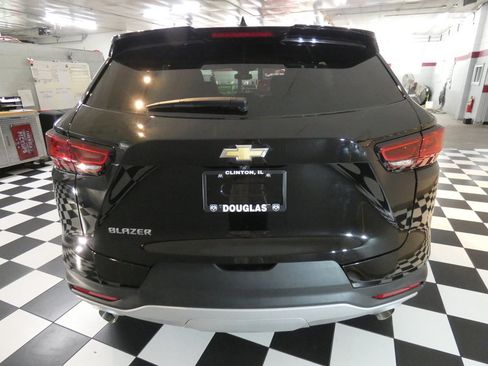 Used 2024 Chevrolet Blazer LT w/ Convenience Package FWD image 5
