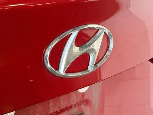 Used 2018 Hyundai Elantra SEL FWD image 17