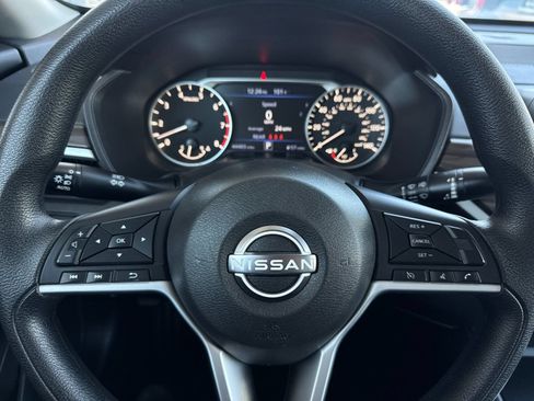Used 2024 Nissan Altima 2.5 SV FWD image 21