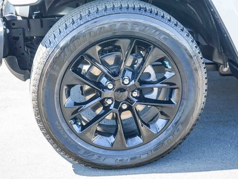 Used 2023 Jeep Wrangler Sahara image 9