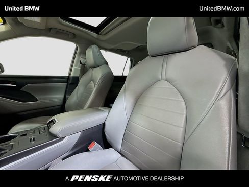 Used 2020 Toyota Highlander XLE FWD image 5