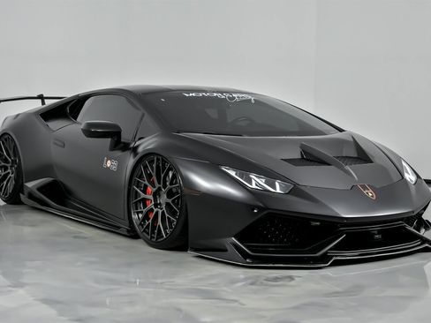 Used 2017 Lamborghini Huracan LP 610-4 image 3