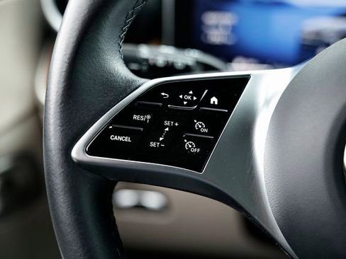 Used 2024 Mercedes-Benz GLC 300 GLC 300 image 32