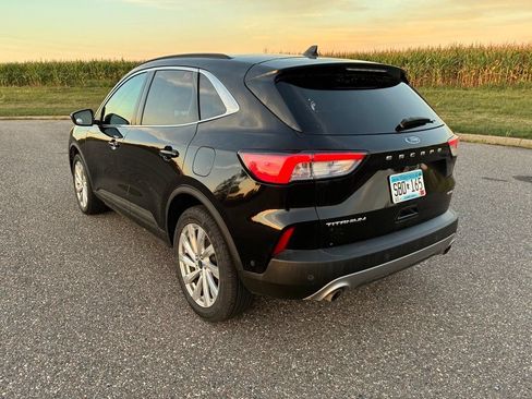 Used 2021 Ford Escape Titanium w/ Titanium Elite Package AWD/4WD image 6