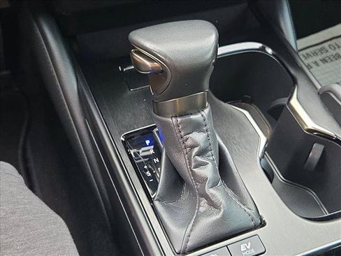 Used 2024 Lexus ES 300h Ultra Luxury FWD image 11