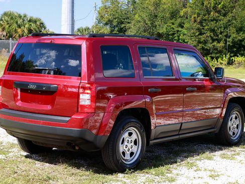 Used 2012 Jeep Patriot Sport image 11