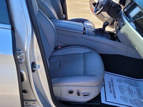 Used 2016 Hyundai Genesis 3.8 w/ Option Group 02 image 11