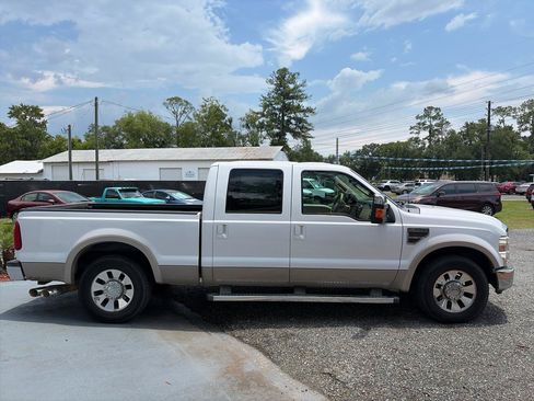 Used 2010 Ford F250 Lariat RWD image 3