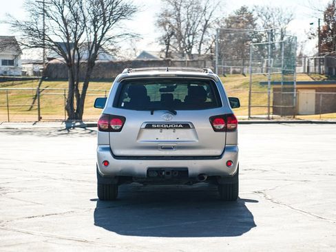 Used 2020 Toyota Sequoia SR5 w/ Premium Package image 6