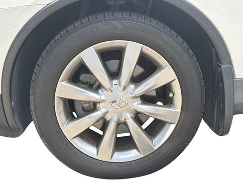 Used 2017 INFINITI QX50 2WD w/ Premium Package image 27