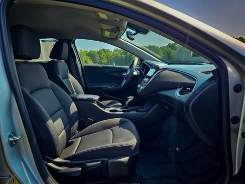 Certified 2021 Chevrolet Malibu LS image 32